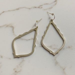 Kendra Scott Sophee Drop Earrings In Gold